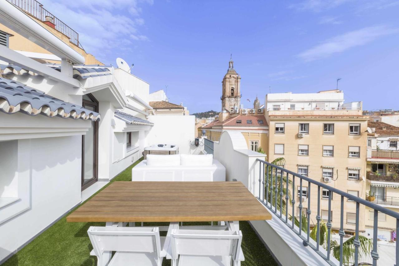 The Clock House Luxury Urban Suites Малага Стая снимка
