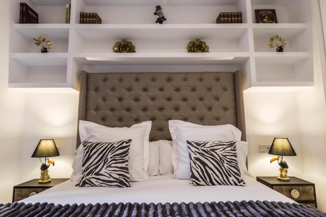 The Clock House Luxury Urban Suites Малага Стая снимка