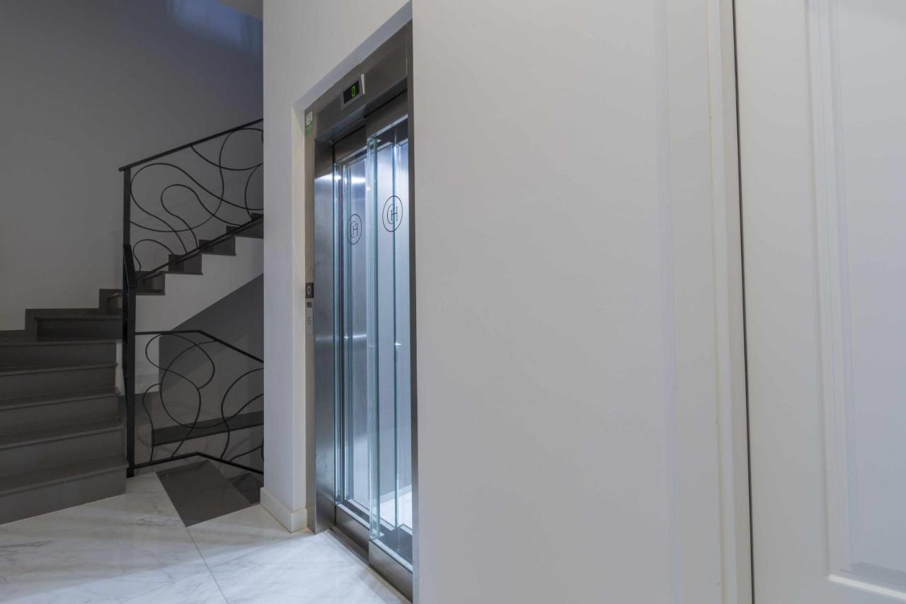 The Clock House Luxury Urban Suites Малага Екстериор снимка